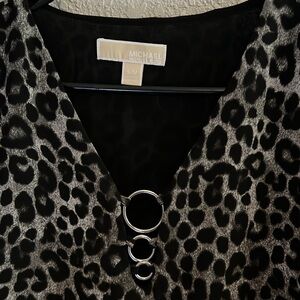 Michael kors leopard print top S/M fits like a Large